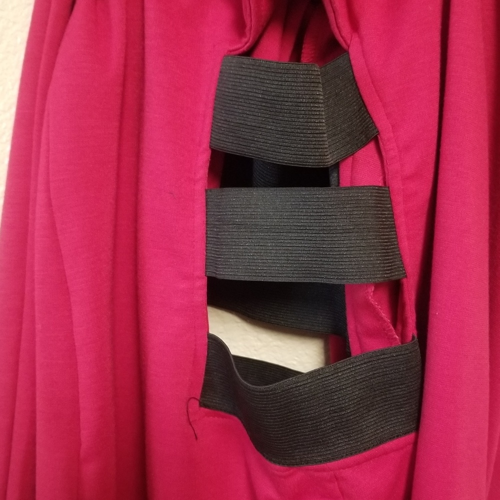 RED OPEN SIDE DRESS - Picture 4 of 4